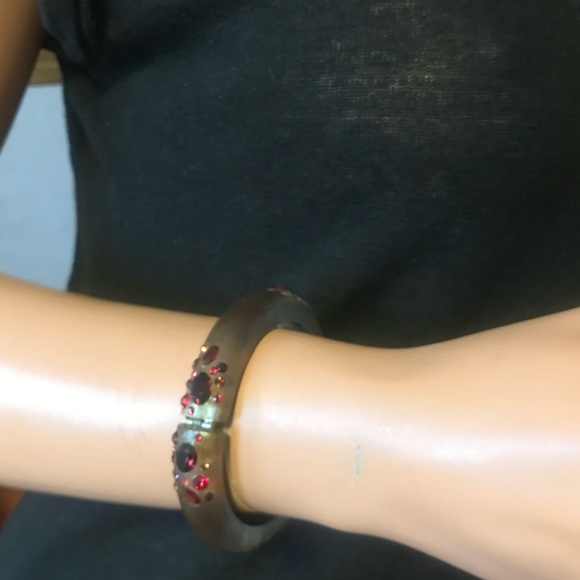 Alexis Bittar Mocha Lucite with Red Crystals Hinge Bracelet. Like new. - Picture 8 of 9